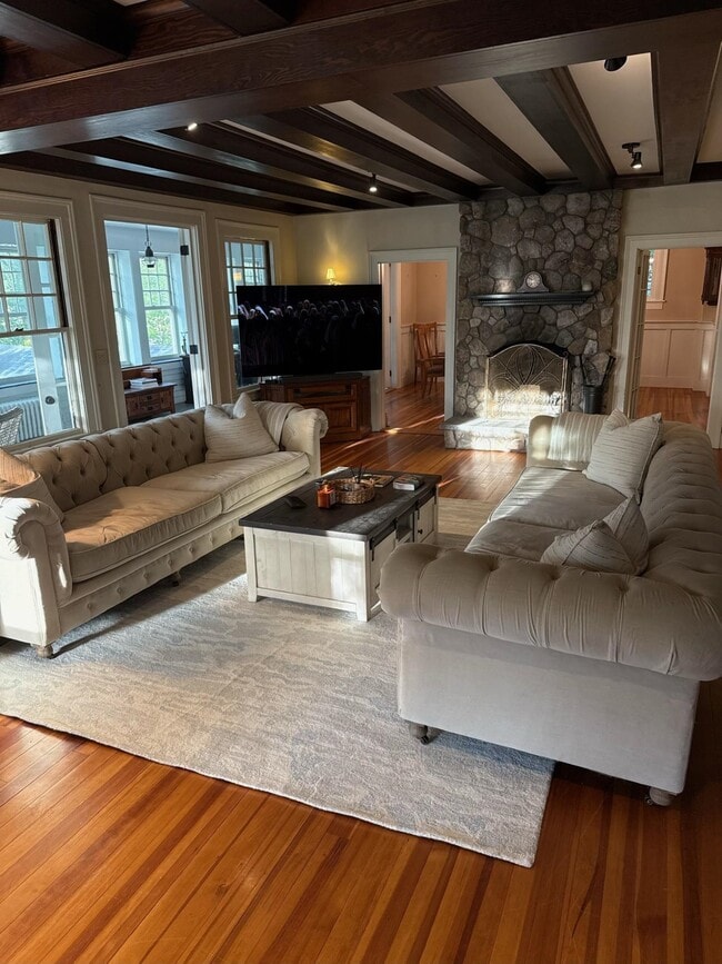 Building Photo - 15 Lake Ave