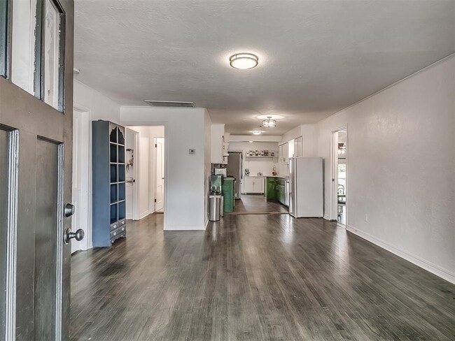 Building Photo - 621 N 16th St