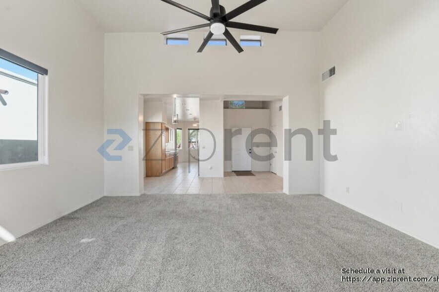 Building Photo - 8119 N Peppersauce Dr
