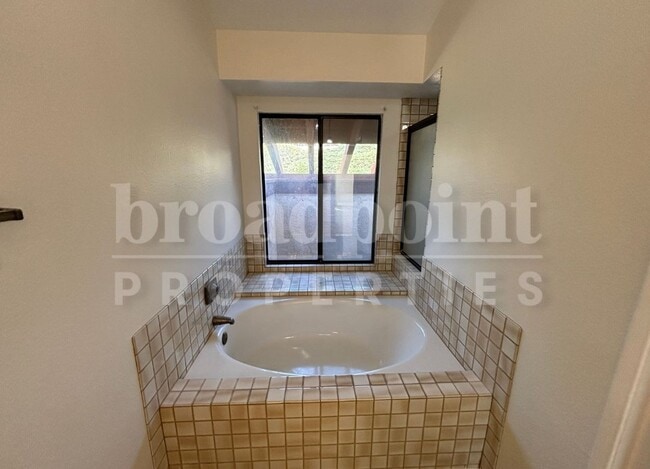 Building Photo - 1543 Buckskin Dr