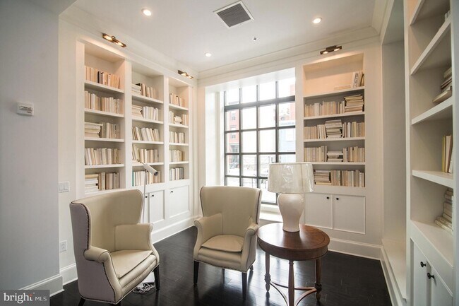 Building Photo - 1011 M St NW