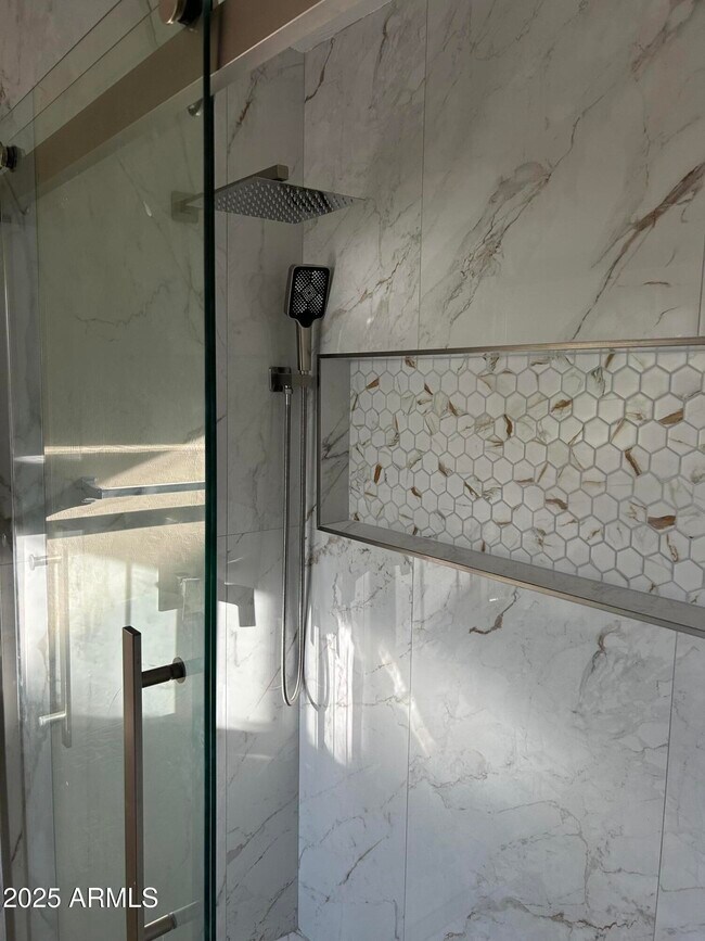 Building Photo - 6406 W El Cortez Pl