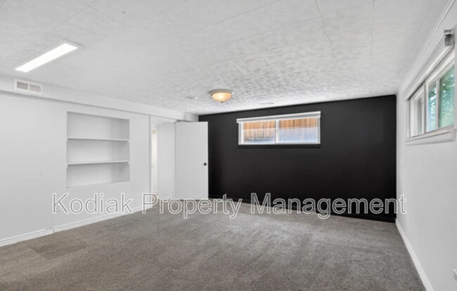 Building Photo - 125 S 200 W