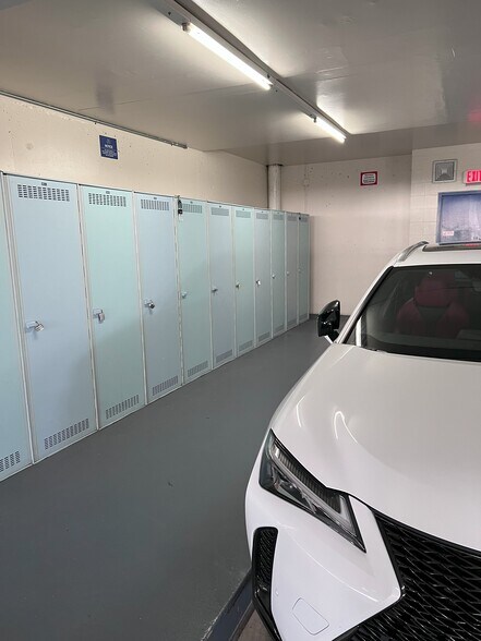 Garage Storage - 400 Hobron Ln