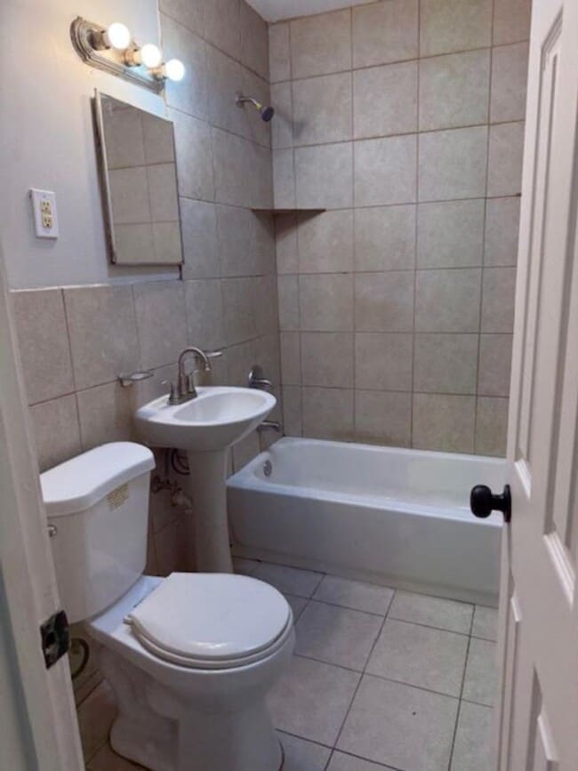 Building Photo - Completely Renovated House in central location