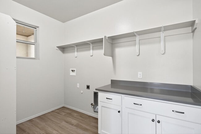 Building Photo - King Ranch