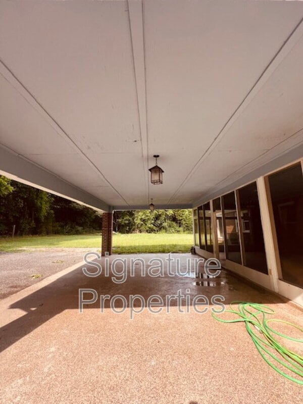 Building Photo - 13225 Old Happy Hill Rd
