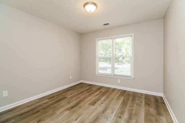 Building Photo - 25 Fairhaven Ct