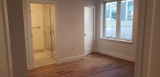 Building Photo - 50 Hichborn St