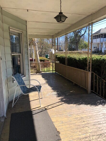 Building Photo - 130 Ridgeway St