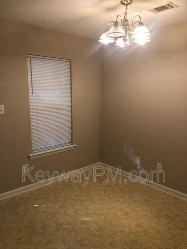 Building Photo - 239 Lynbrook Way