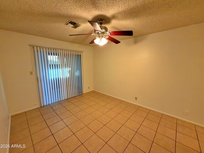 Building Photo - 9033 W Elm St
