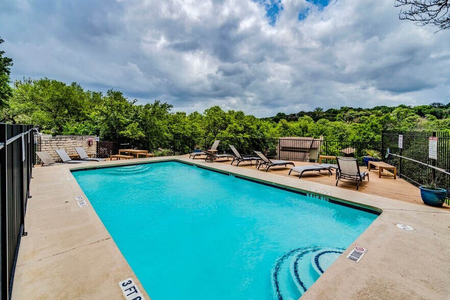 Building Photo - 6901 Old Quarry Ln