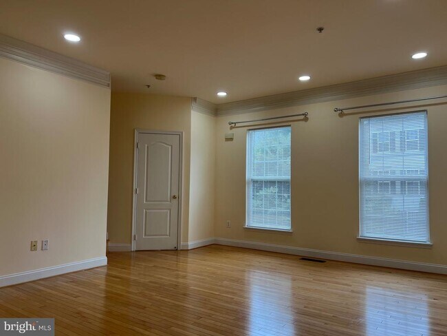 Building Photo - 23429 Clarksridge Rd