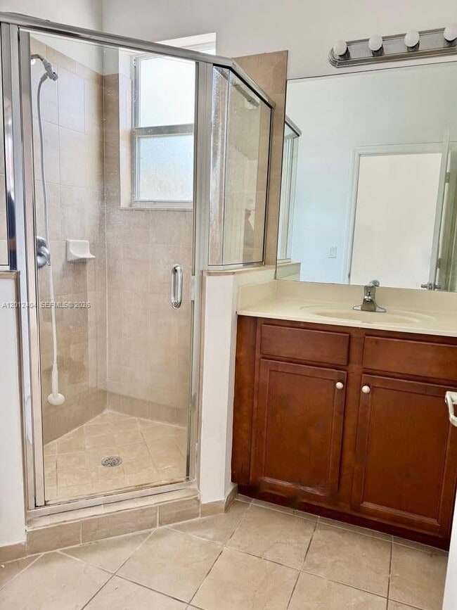Building Photo - 9203 SW 170th Ct
