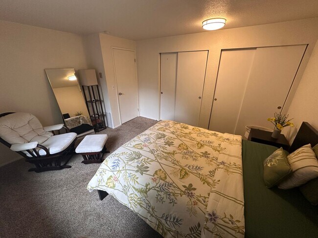 Building Photo - Wonderful Two-Story Seattle House ready to for a family to make it a HOME!