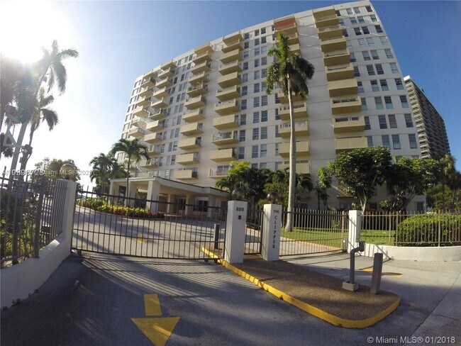 Building Photo - 880 NE 69th St