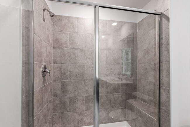 Building Photo - Limited-Time Offer: Modern 3-Bedroom Townh...