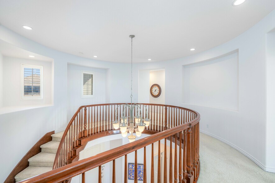 Building Photo - 8034 E Portico Ter