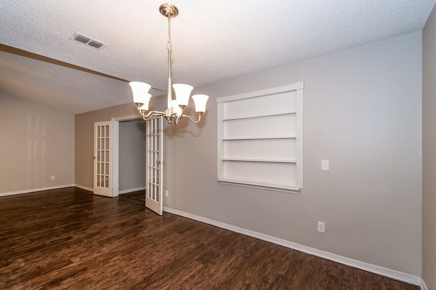 Building Photo - 7039 Eagles Perch Dr
