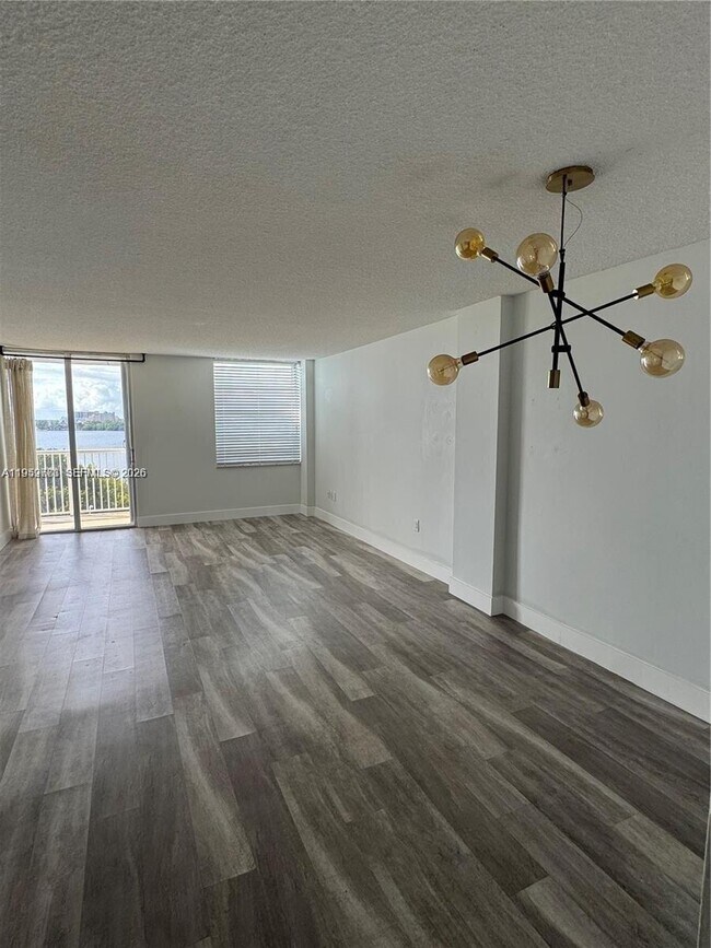 Building Photo - 150 SE 25th Rd