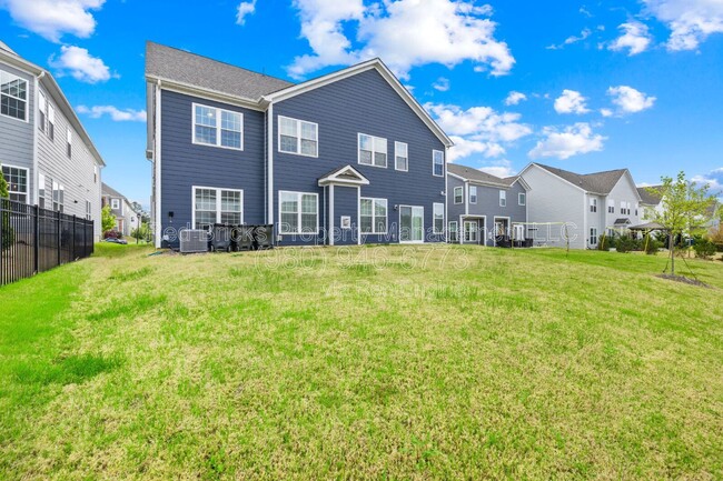 Building Photo - 14917 Baldridge Dr