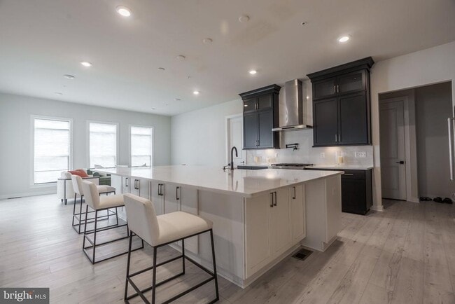 Building Photo - 402 Mdw Crk Dr