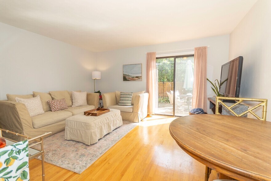 Building Photo - 2429 Avenham Ave SW