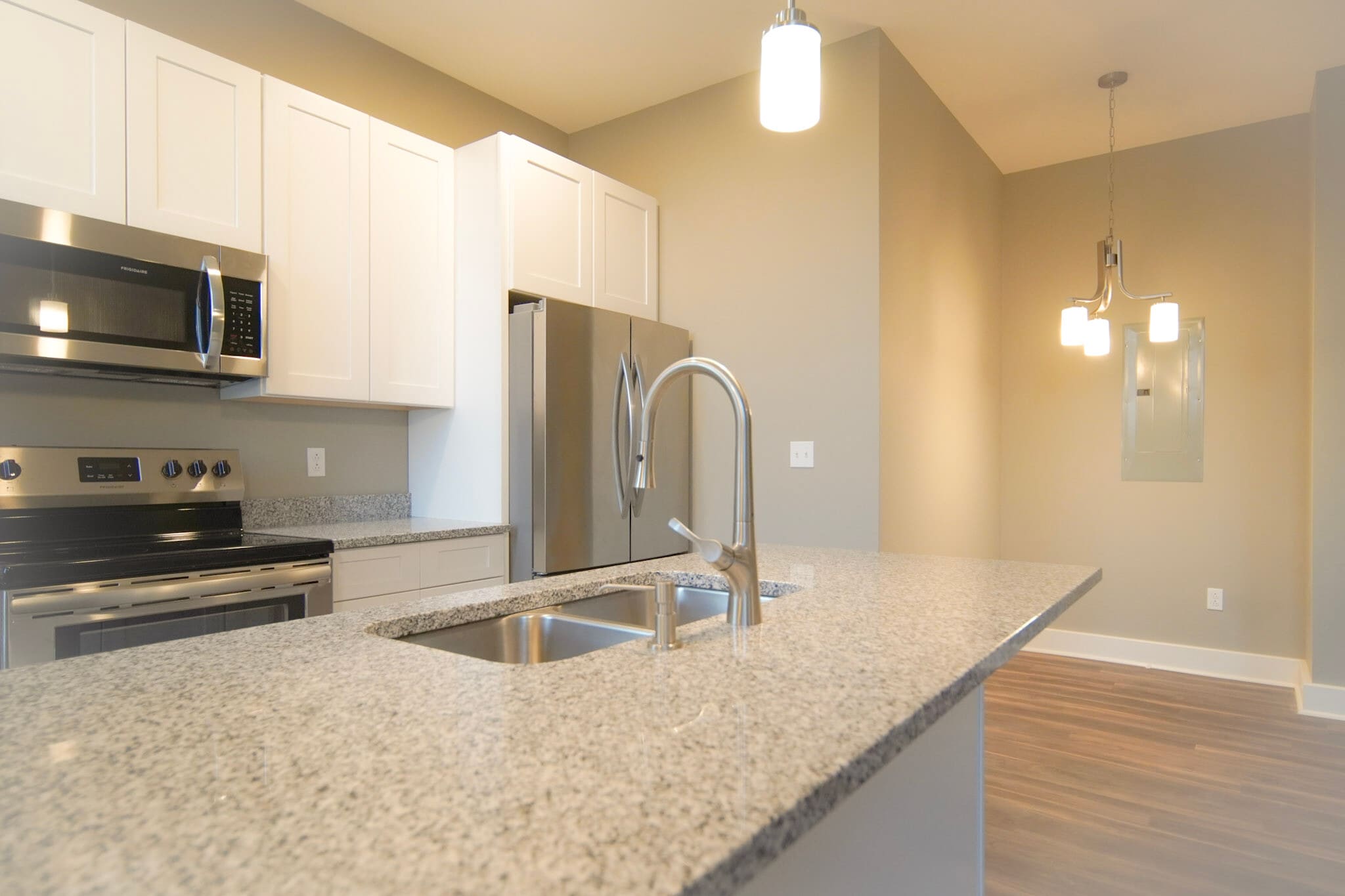 Kitchen Area - 34 US Oval