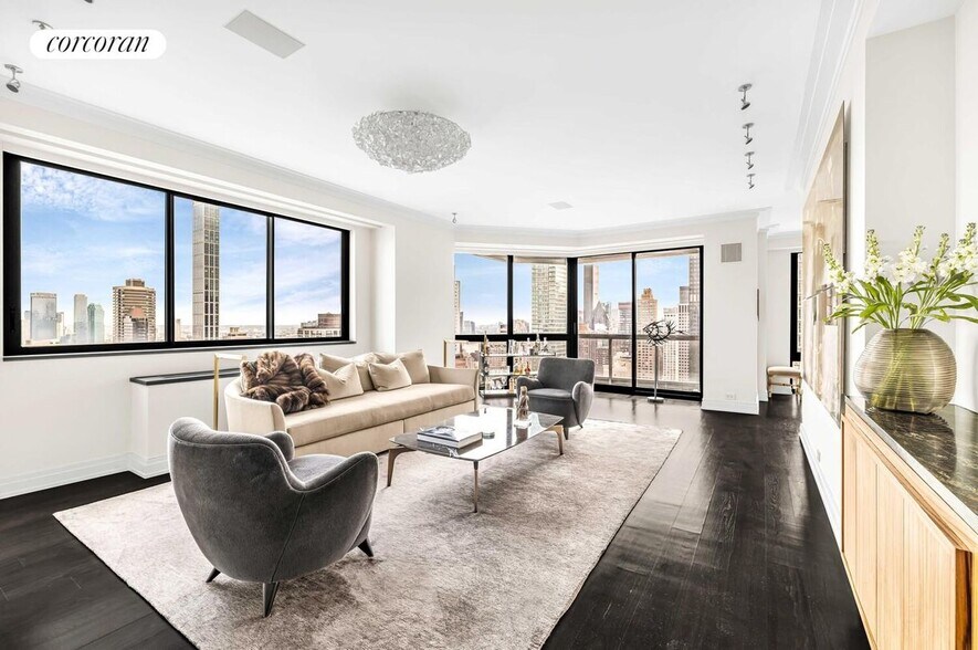 Building Photo - 200 E 61st St