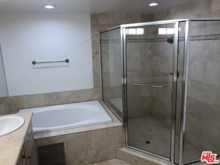 Building Photo - 1551 Manning Ave