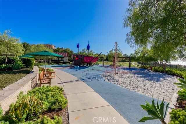 Building Photo - 30 Surfspray Bluff