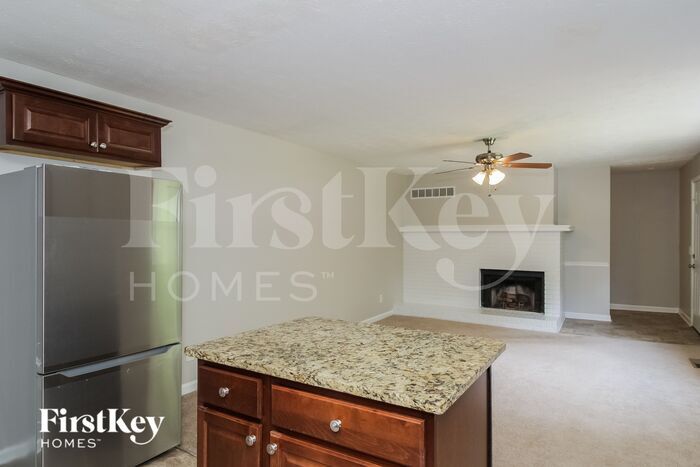 Building Photo - 585 Kurtz Rd