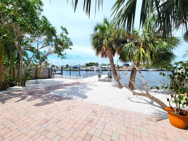 Building Photo - 314 Bahia Vista Dr