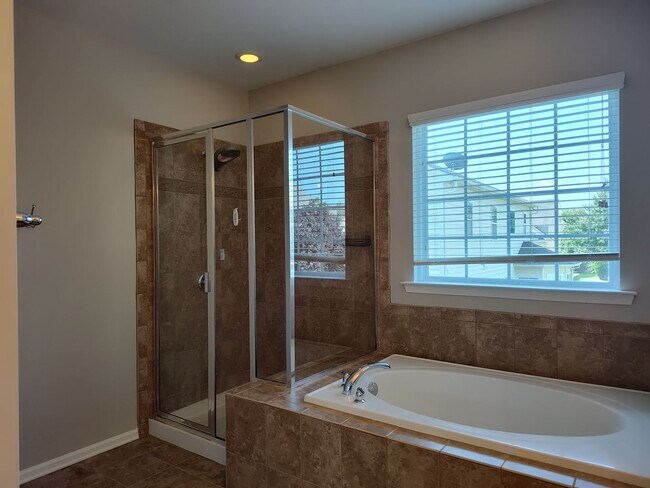 Building Photo - Beautiful home located in the Ardrey Woods community!