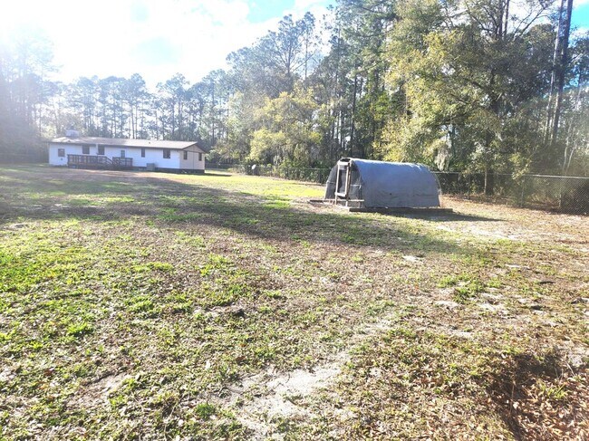 Building Photo - 2355 SE State Road 100, Starke, FL