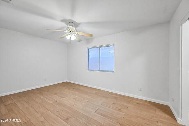 Building Photo - 4436 E Mountain Sage Dr