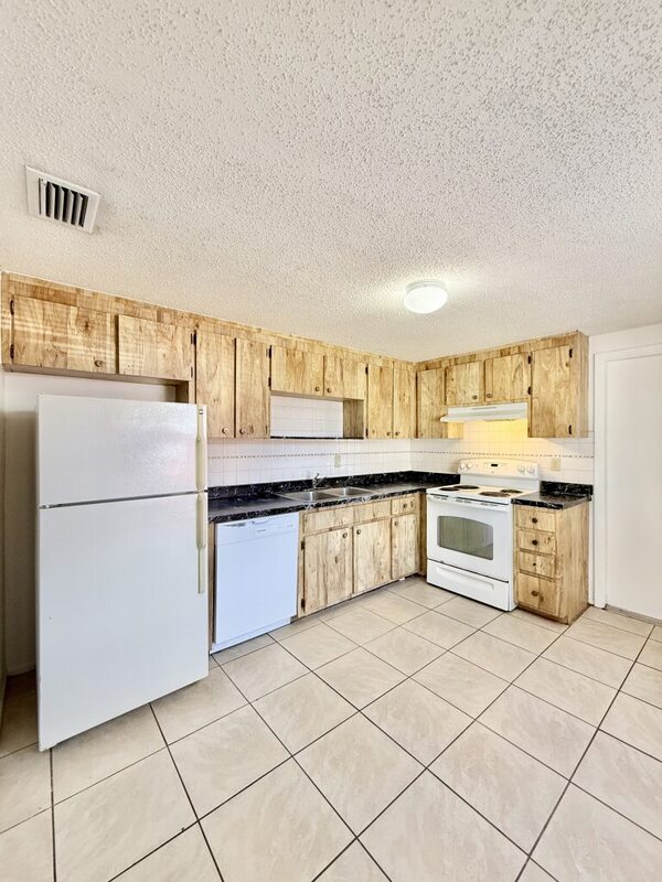 Building Photo - 7071 Bee Ridge Rd