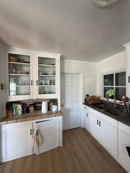 Kitchen - 104 N Guadalupe Ave