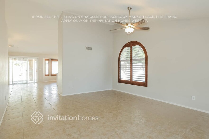 Building Photo - 4558 E Via Dona Rd