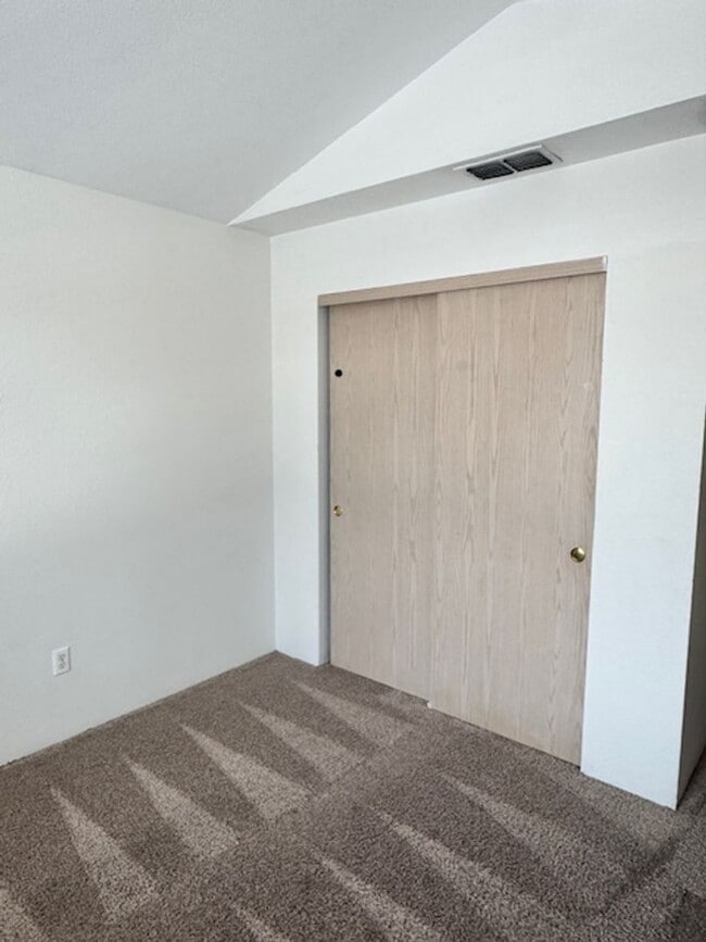 Building Photo - 3044 Sheraton Ct