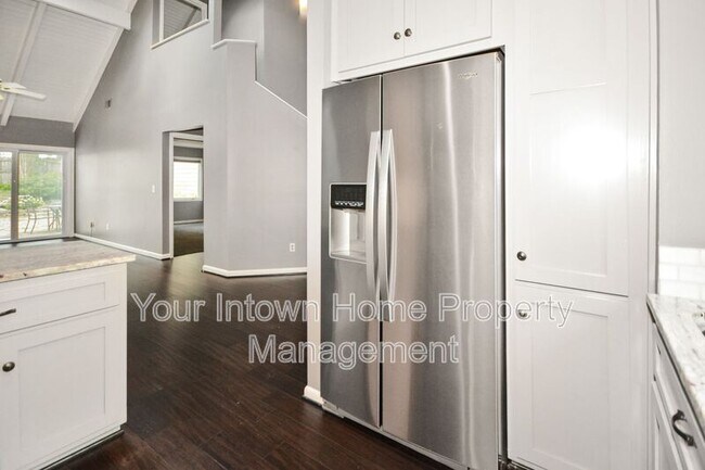 Building Photo - 1415 N Druid Hills Rd NE