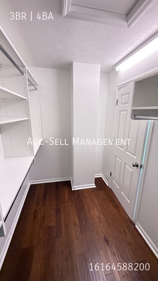 Building Photo - 2125 Orchard Ridge Dr NW