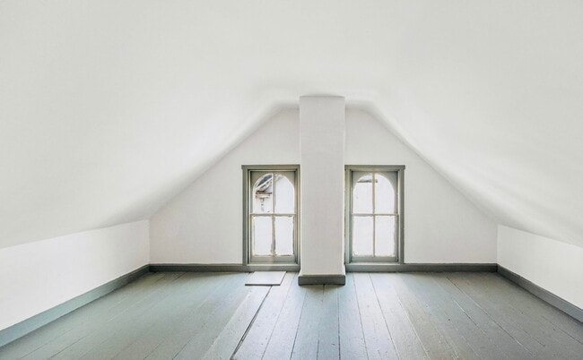 Building Photo - 228 Church St