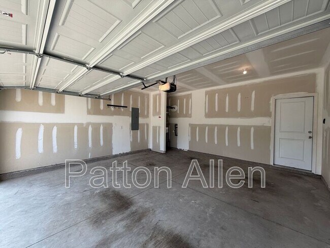 Building Photo - 138 Marathon Ln