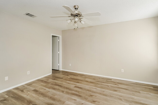 Building Photo - 1721 Santa Fe Trail