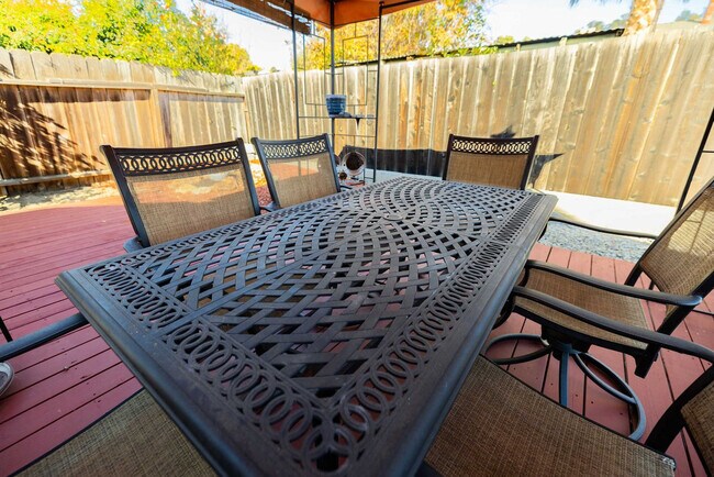 Building Photo - 16018 Windsor Dr