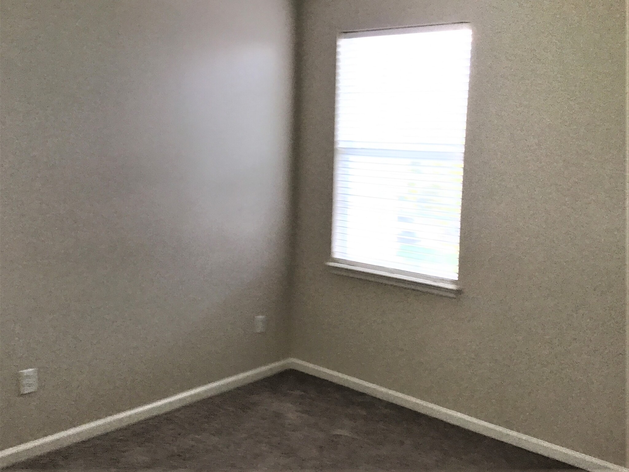 Building Photo - 404 Bayridge Ct