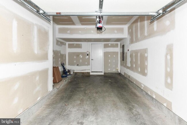 Building Photo - 43185 Mongold Square