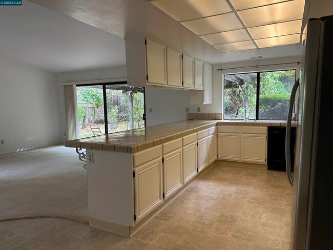 Building Photo - 224 Lasso Cir